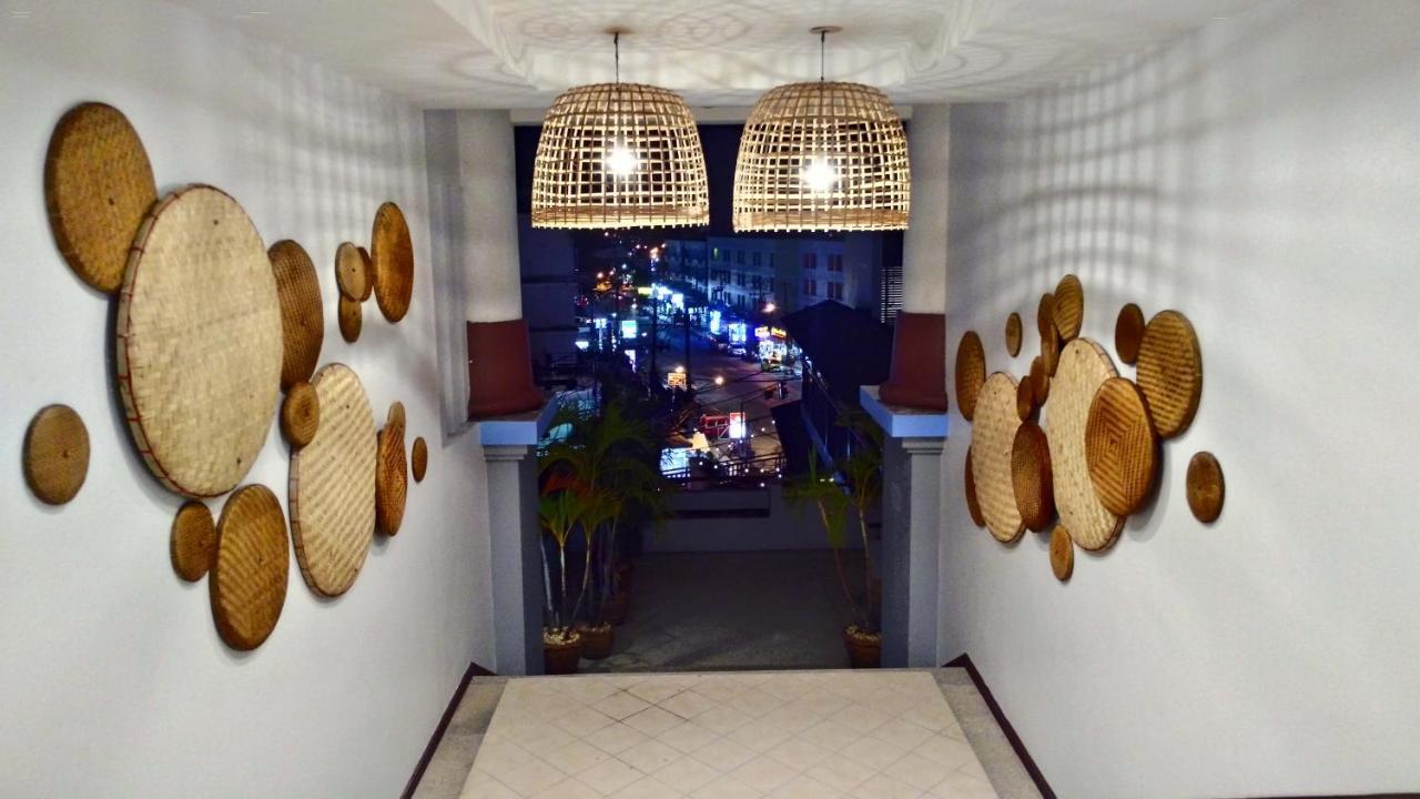 Bodega Phuket Patong (Adults Only) Albergue Exterior foto