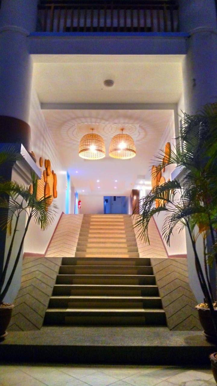 Bodega Phuket Patong (Adults Only) Albergue Exterior foto