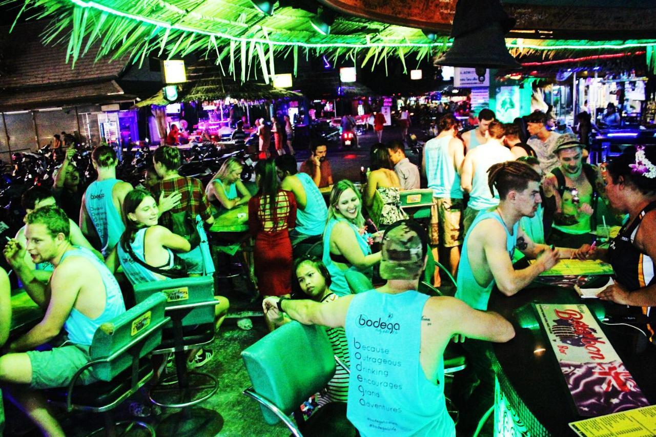 Bodega Phuket Patong (Adults Only) Albergue Exterior foto